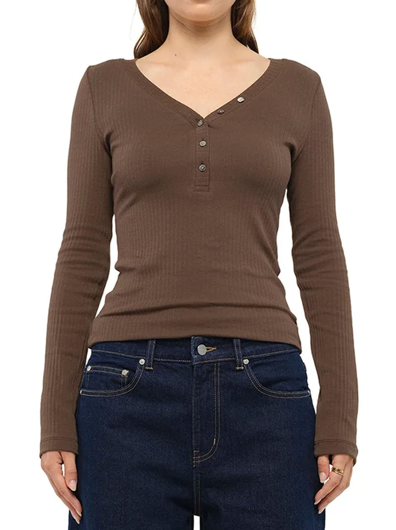 JAC AND MOOKI HARLOW HENLEY