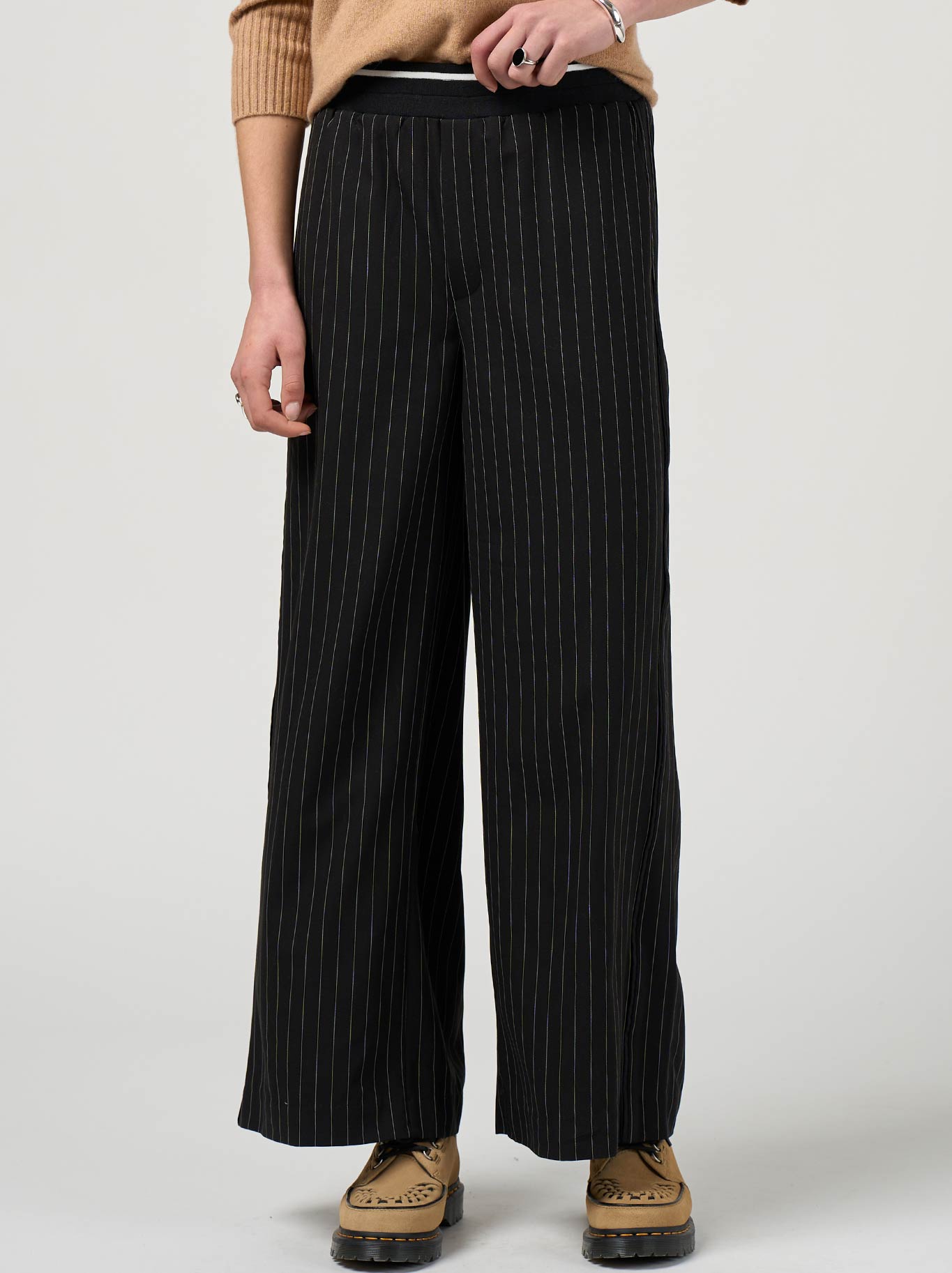 MADLY SWEETLY TRAX PANT