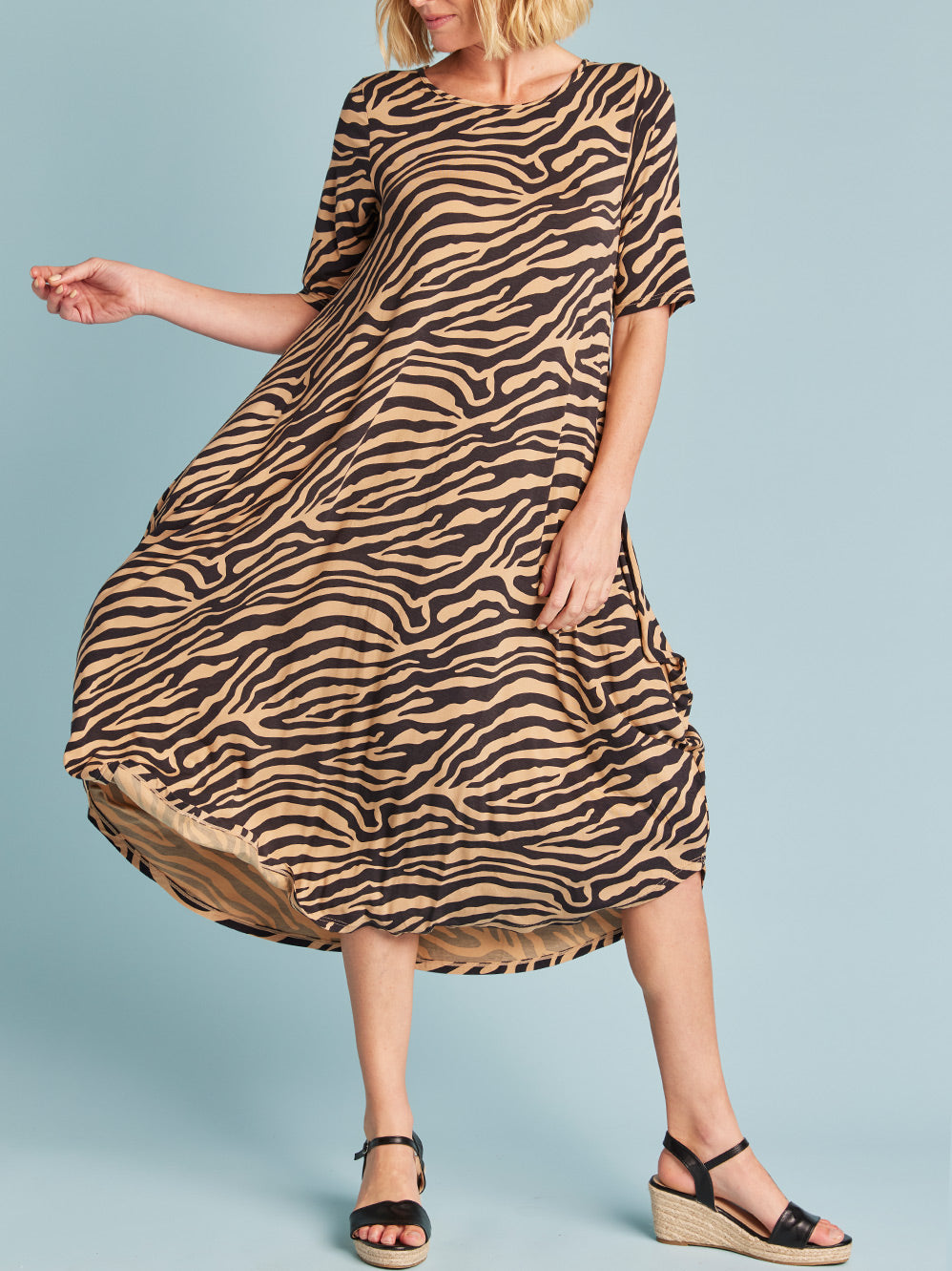 Tani Relaxed Tri Dress (Black)