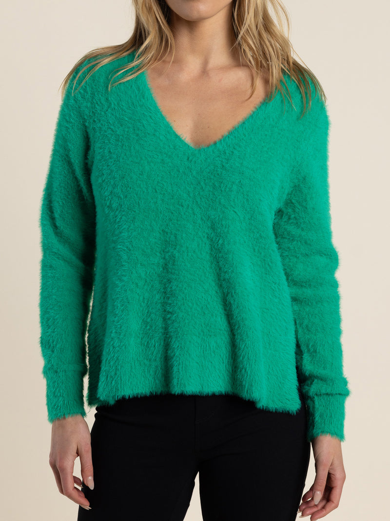 TWO-T'S VEE NECK FLUFFY KNIT