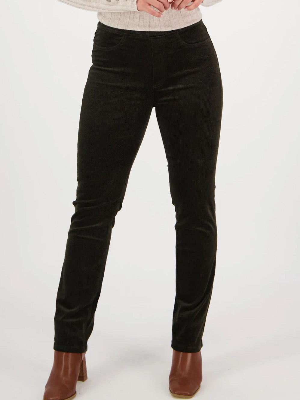 VASSALLI SLIM LEG WIDEWALE CORD PANT