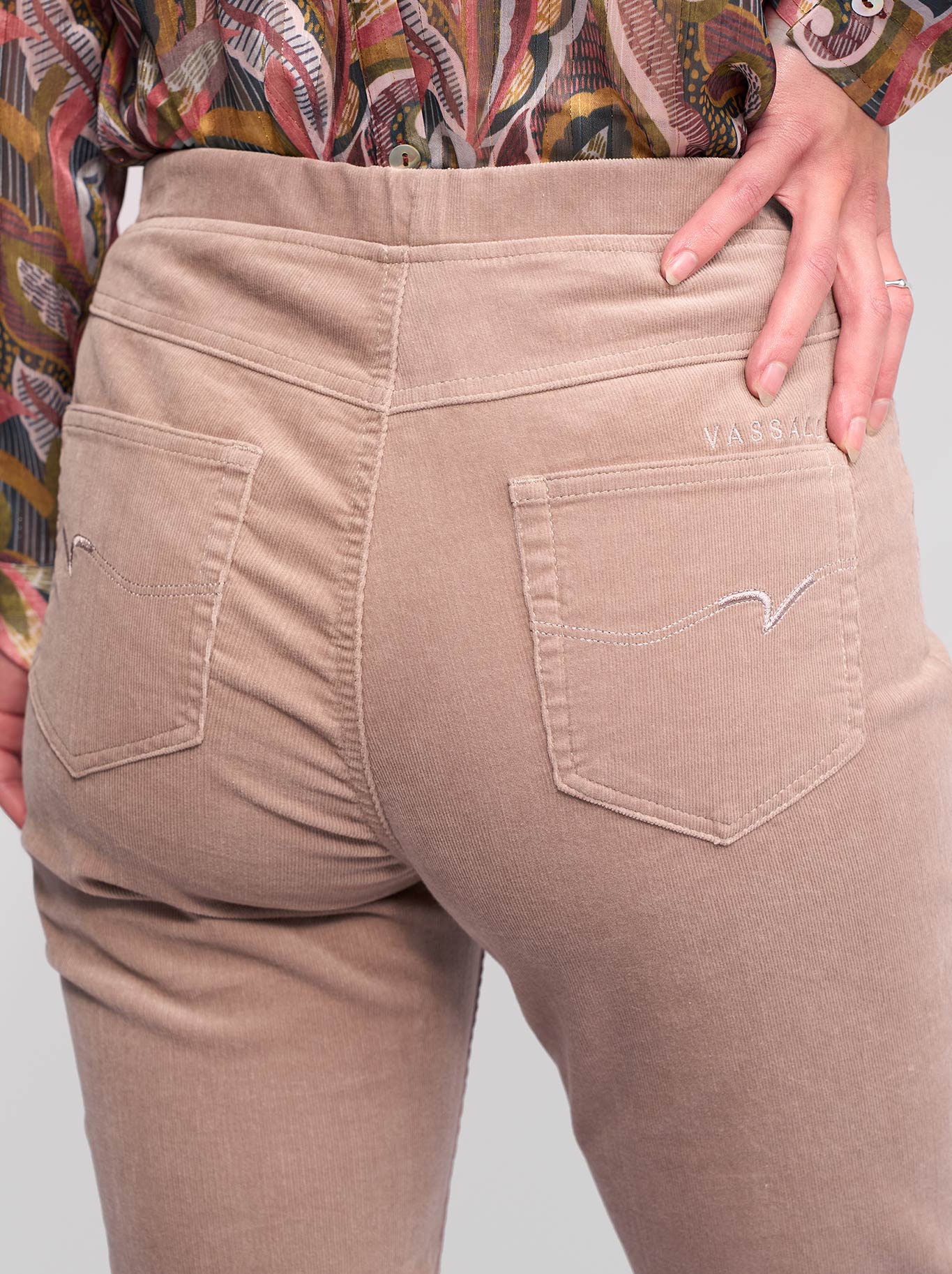 VASSALLI SLIM LEG CORD PULL ON PANT