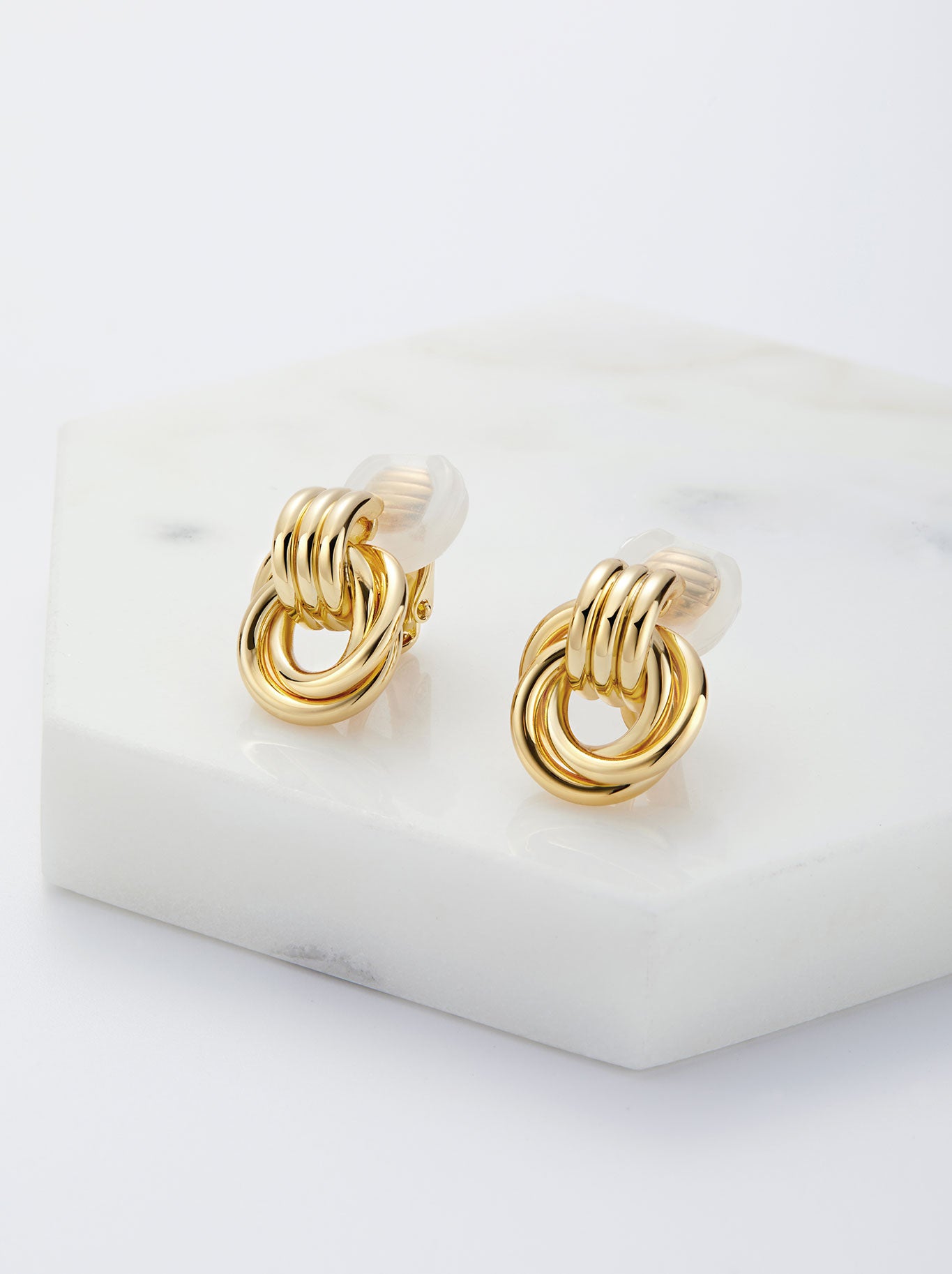 ZAFINO POPPY CLIP ON EARRING