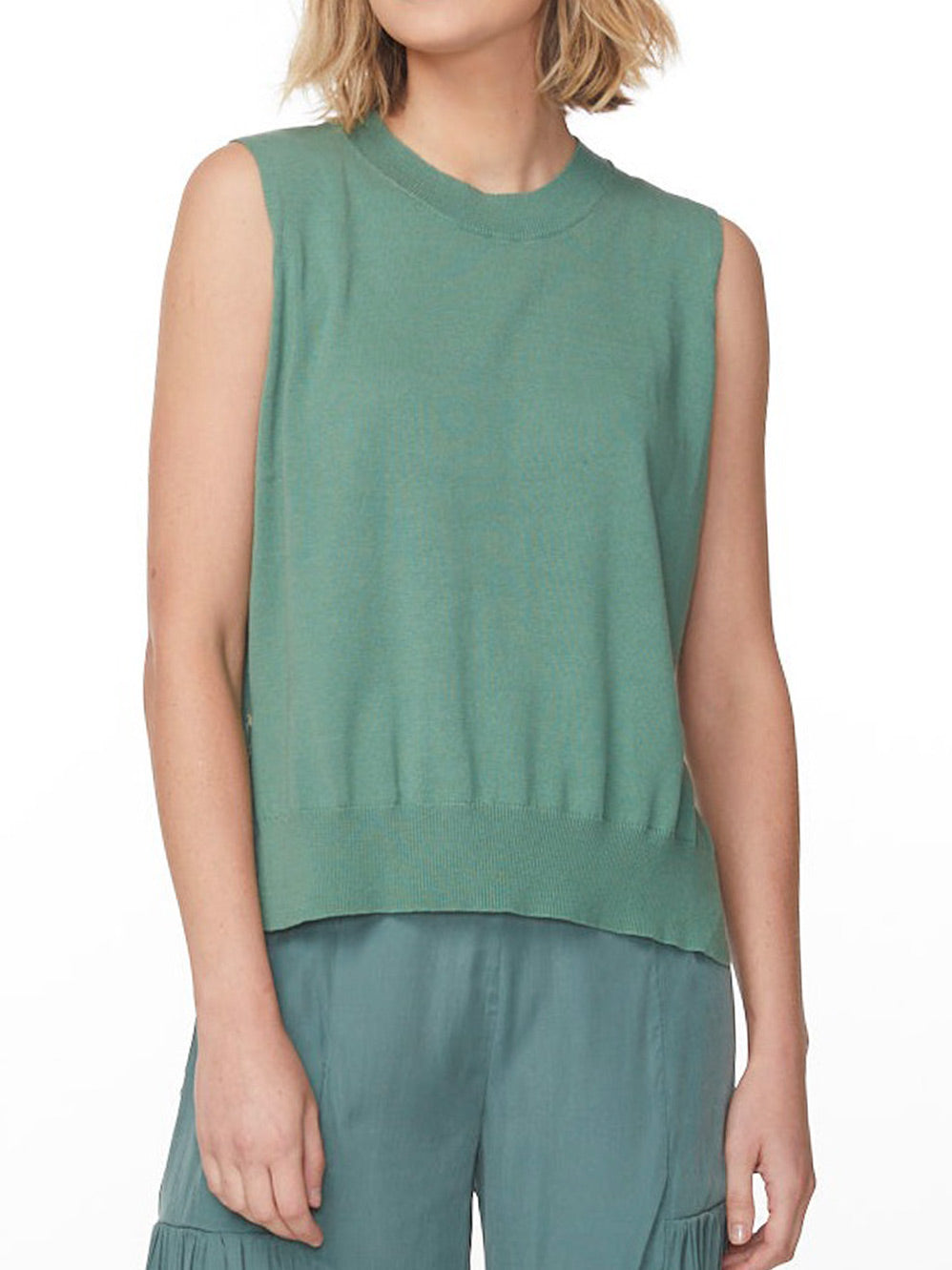 ZAKET & PLOVER BUTTON DETAIL VEST