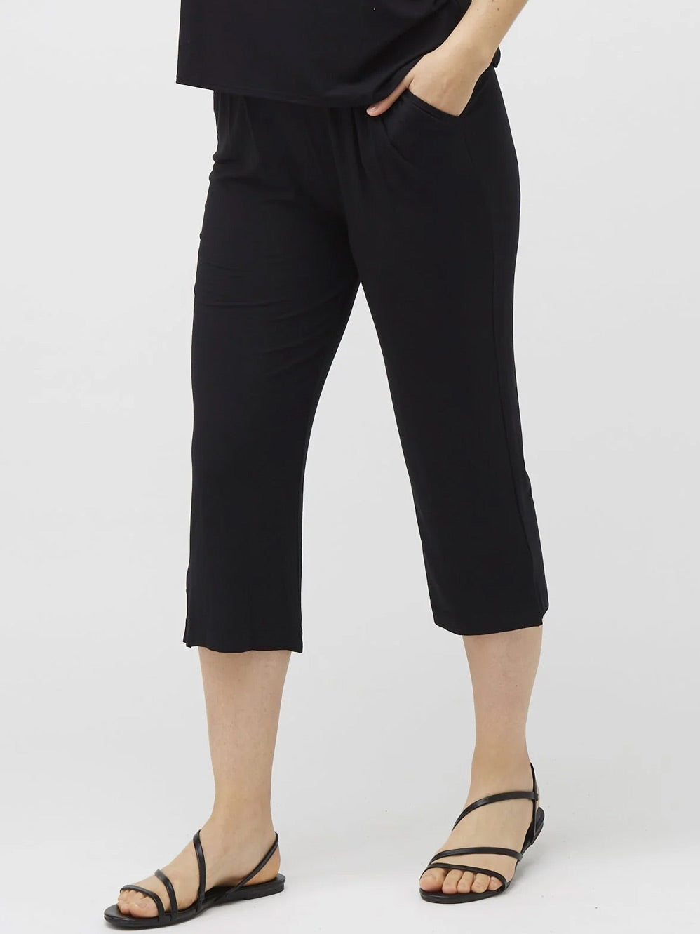 TANI BREEZE CAPRI PANT